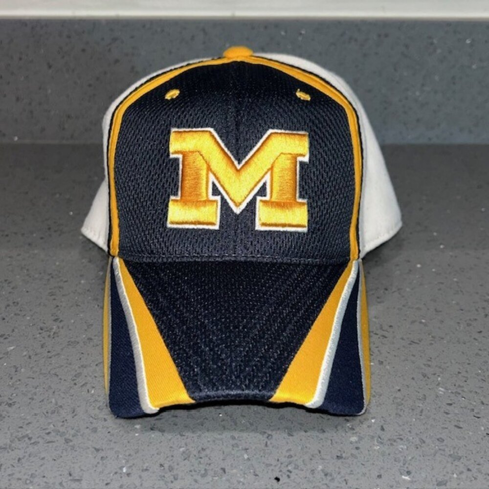 University Michigan U of M Top of The World L/XL Stretch Fitted Hat Cap GO BLUE!